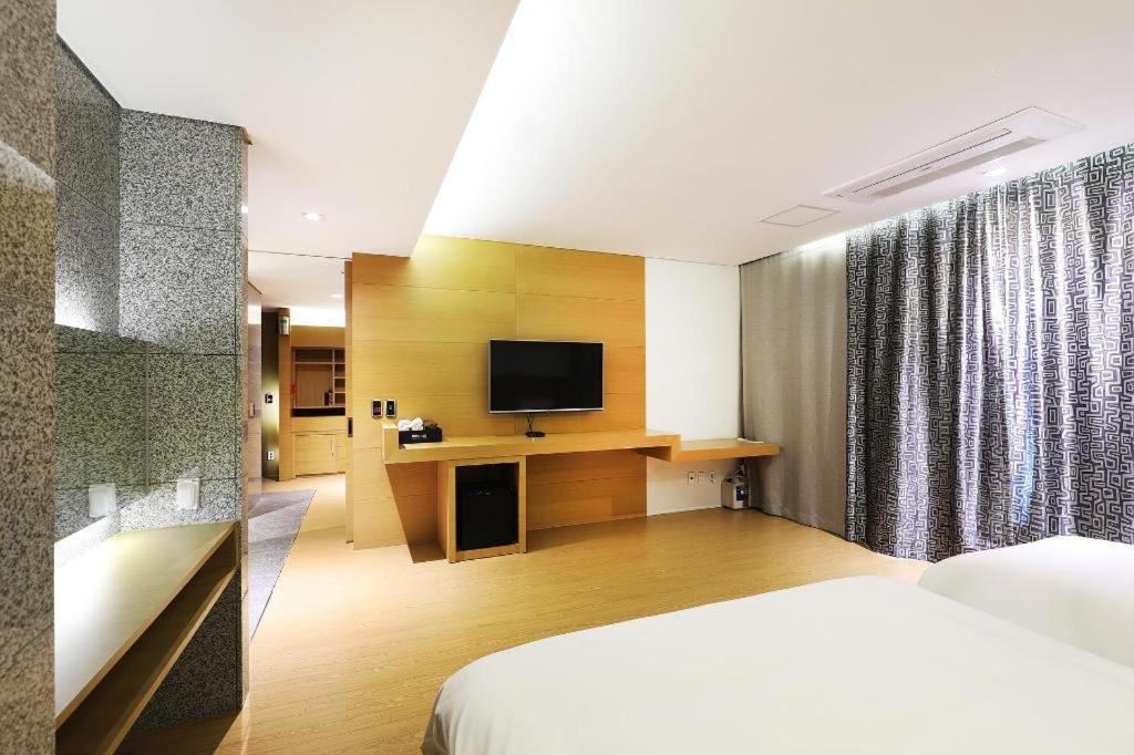 Business Design Hotel Luv Incheon Eksteriør bilde