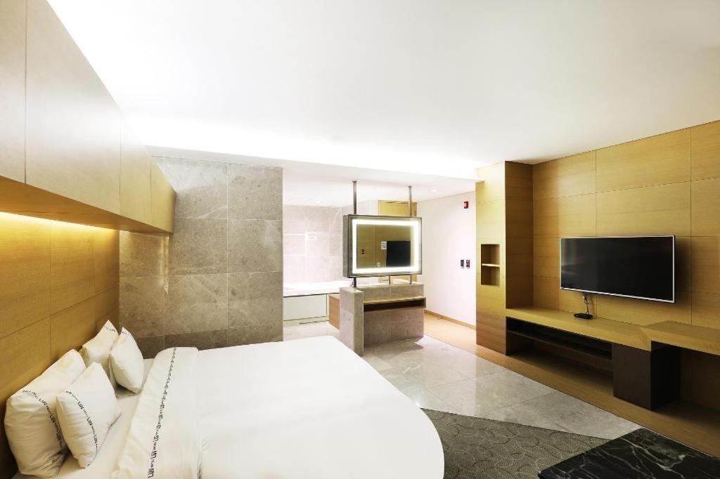 Business Design Hotel Luv Incheon Eksteriør bilde