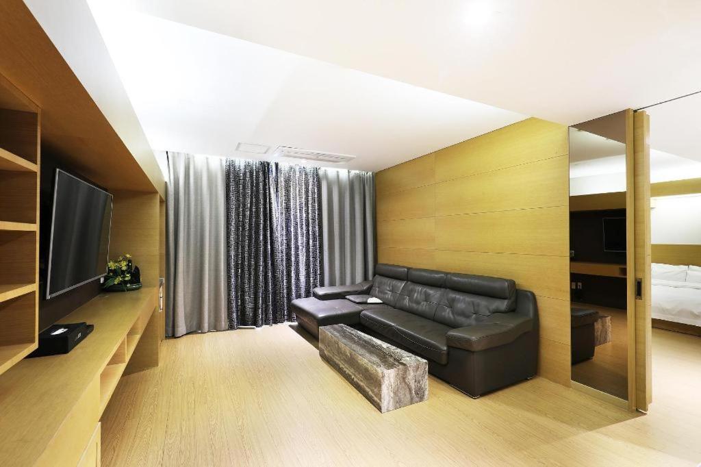 Business Design Hotel Luv Incheon Eksteriør bilde