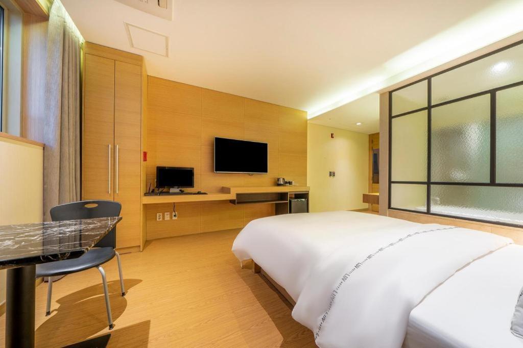 Business Design Hotel Luv Incheon Eksteriør bilde